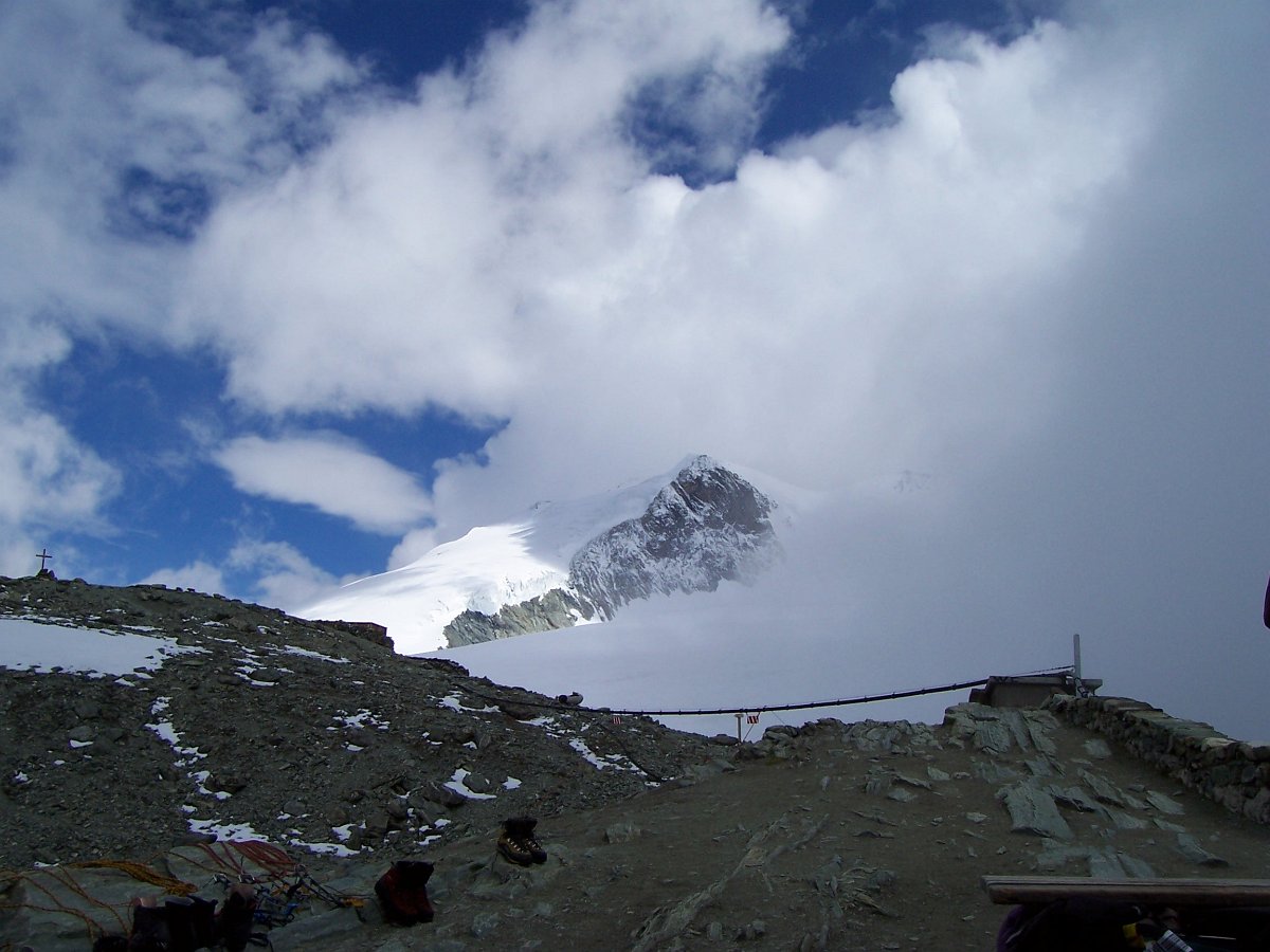 100_0747.JPG - Die Cabane de Tracuit ist erreicht.