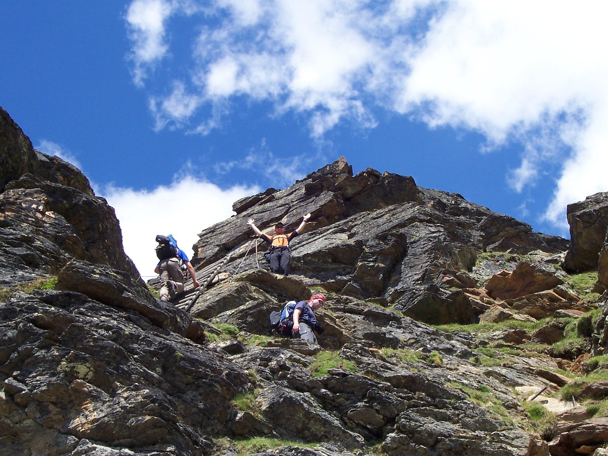100_0843.JPG - Der weitere Abstieg zur Europahütte ist auch nochmal eine Bergtour.