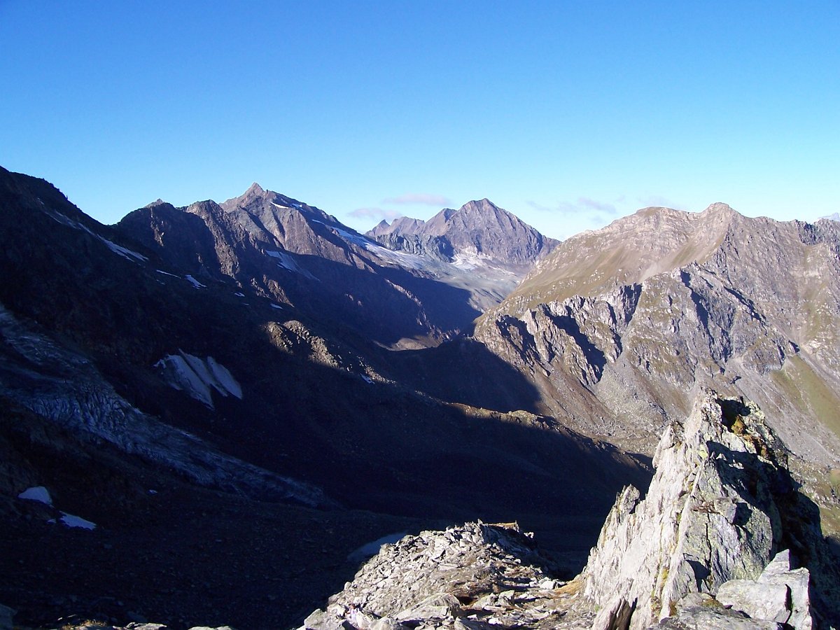 2006.JPG - Blick zurück in das Röttal.