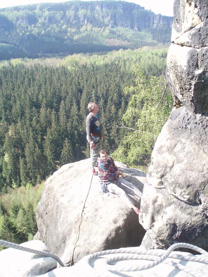 p4190184.jpg - Auch Ralf hat den Pfeiler der Wildspitze erreicht.