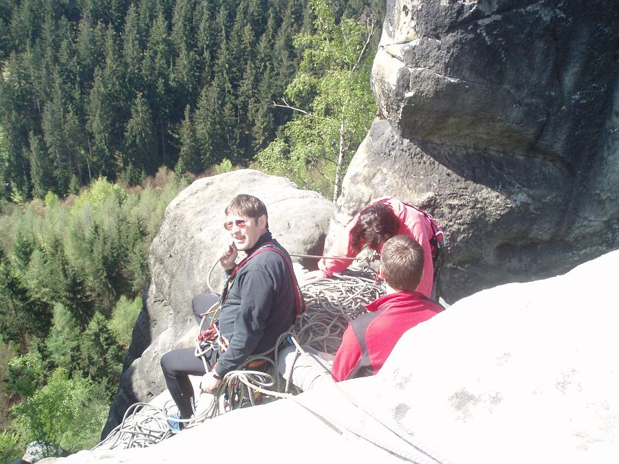 p4190188.jpg - Auf dem Gipfel des Wilderers. Gunter, Grit und René.