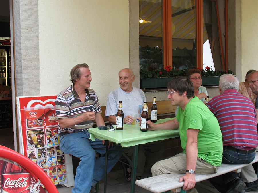 IMG_9816.JPG - Nach dem Klettern kehrten wieder mal gern beim Herrmann in Rathen ein.